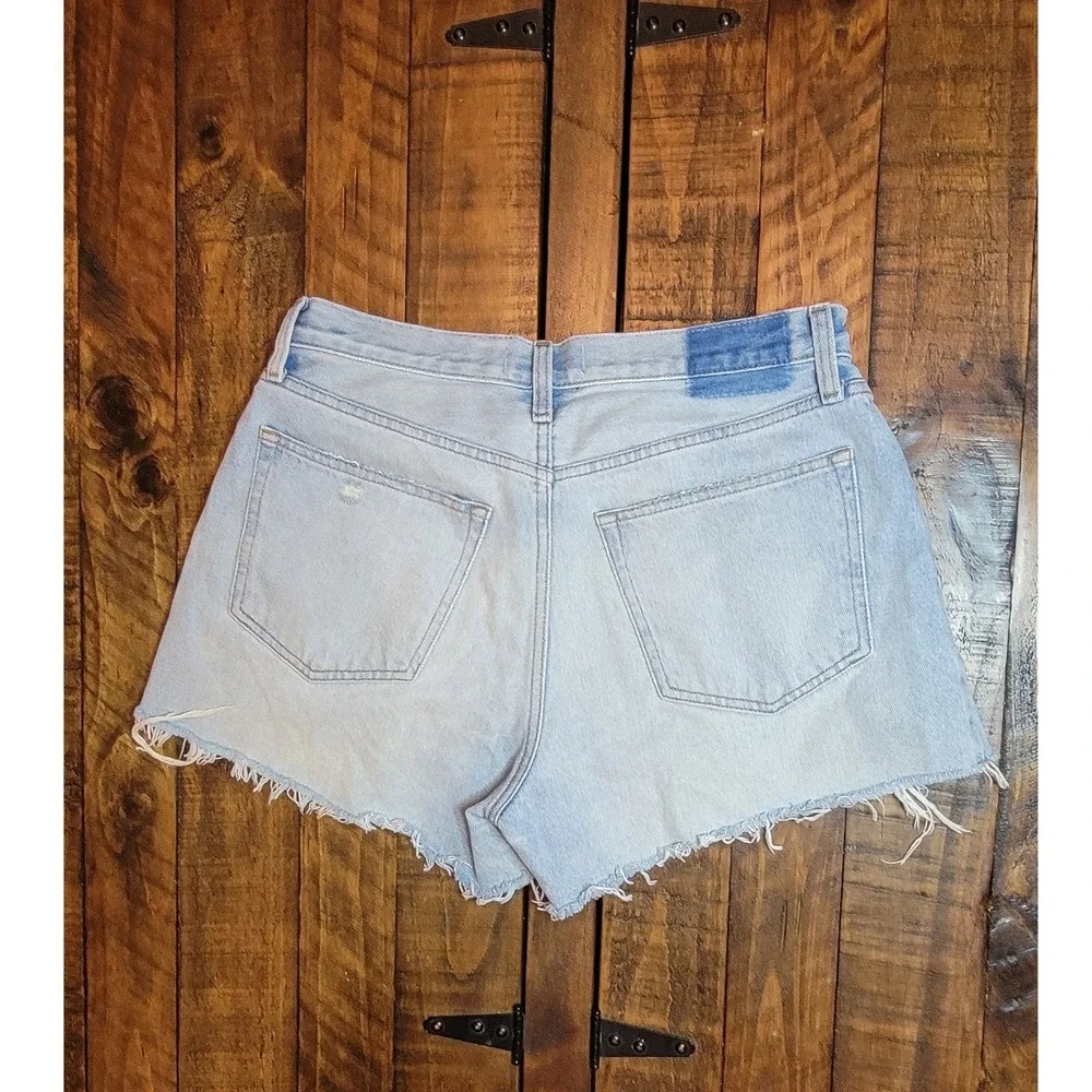 Abercrombie & Fitch Boyfriend Shorts Womens 28/6 Light Wash Excellent Distressed